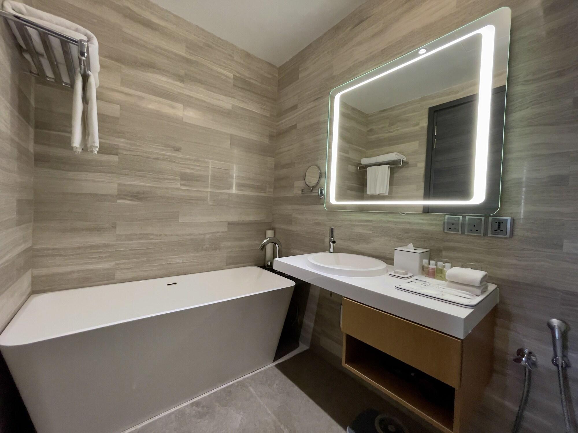 Fraser Place Puteri Harbour Nusajaya  Dış mekan fotoğraf Bathroom