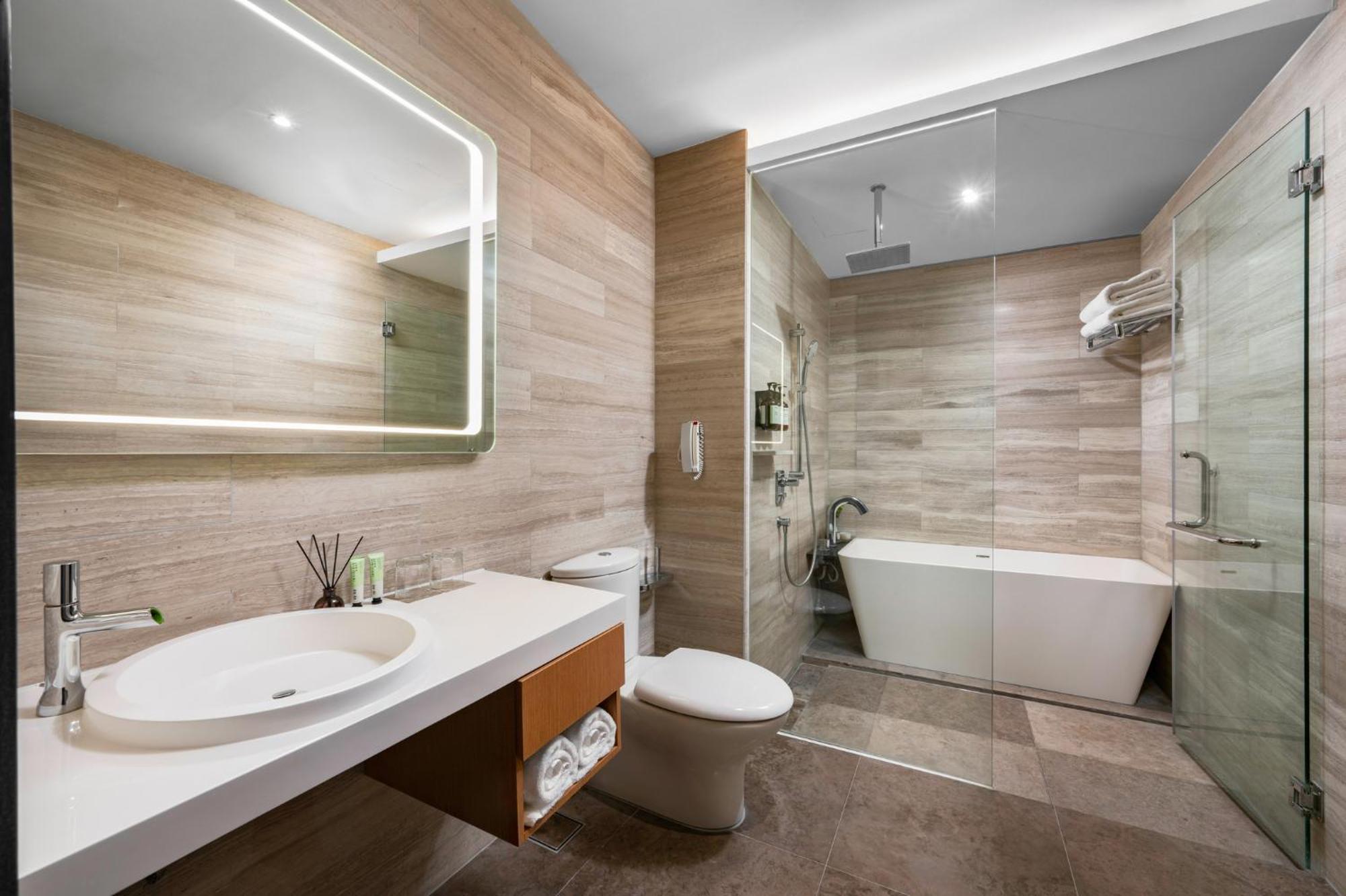 Fraser Place Puteri Harbour Nusajaya  Dış mekan fotoğraf Bathroom
